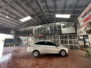 Rửa xe ô tô không chạm tại Thủ Đức Bình Dương