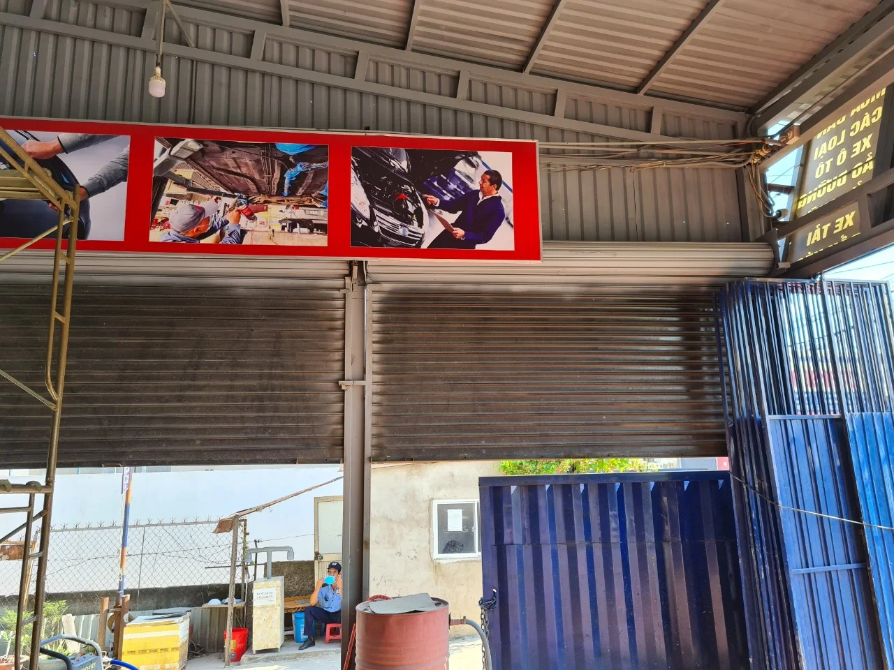 Để xe tiếp xúc trực tiếp với thời tiết