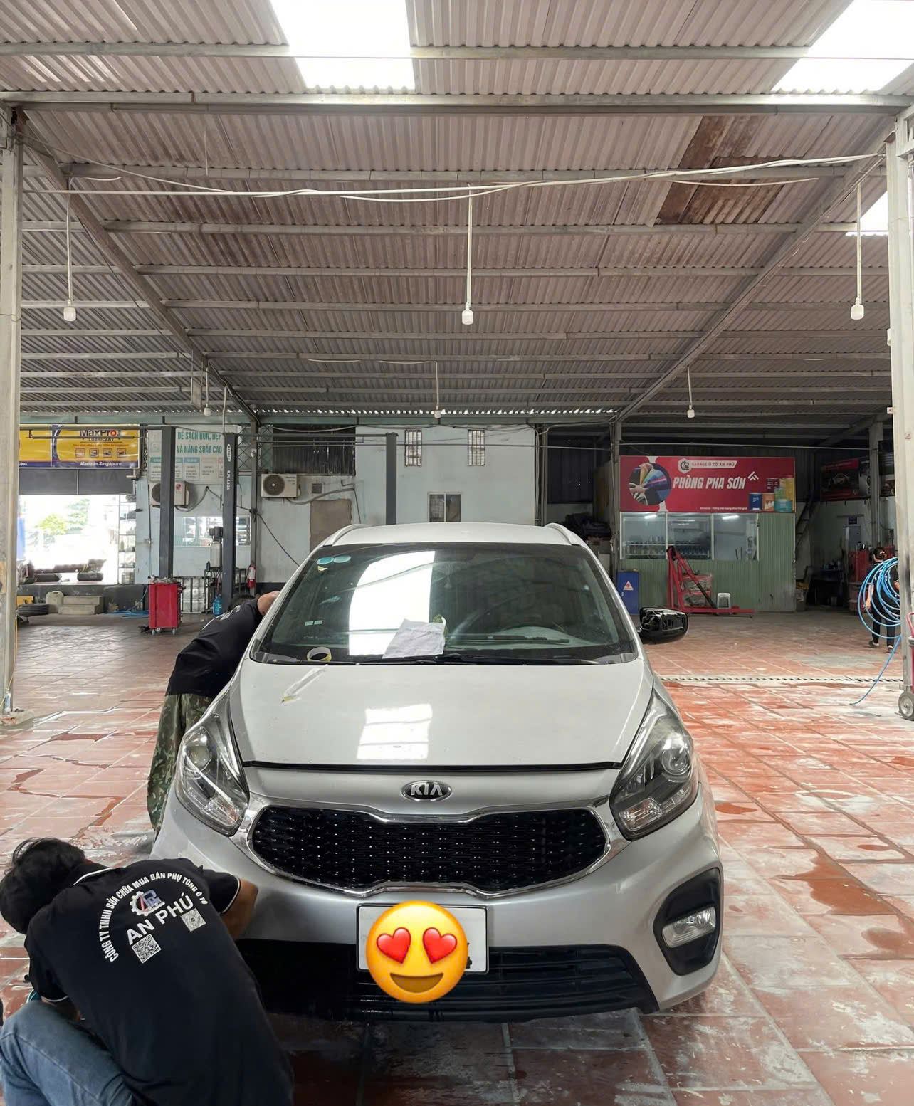 Chăm sóc lớp sơn định kỳ