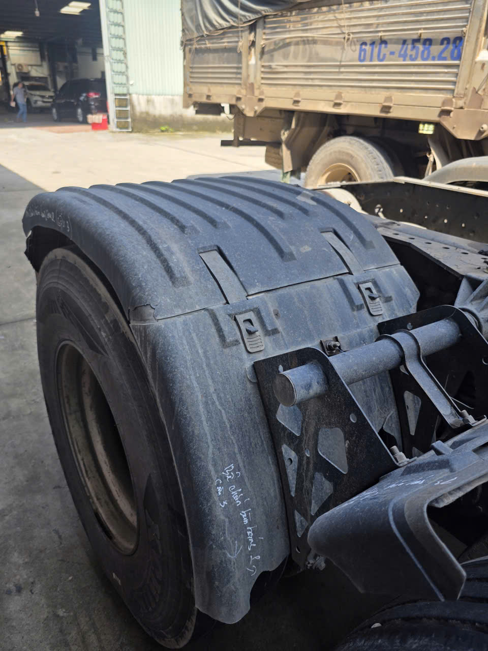 Sửa chữa xe tải bảo hiểm